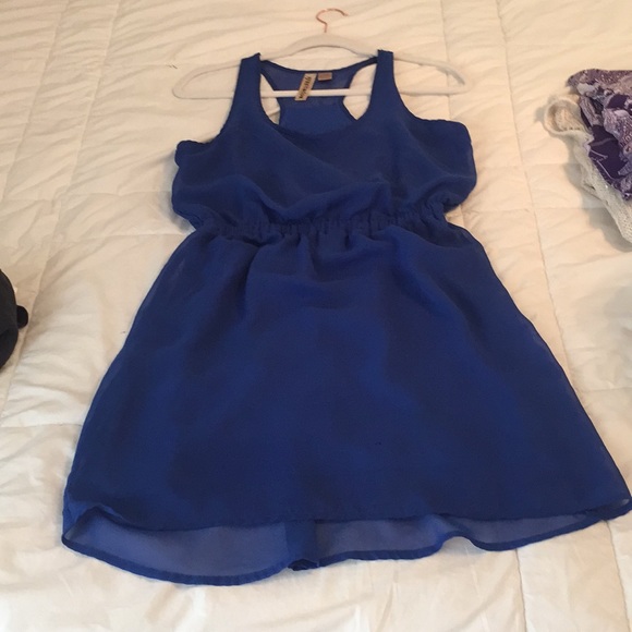 Dress - Picture 1 of 3